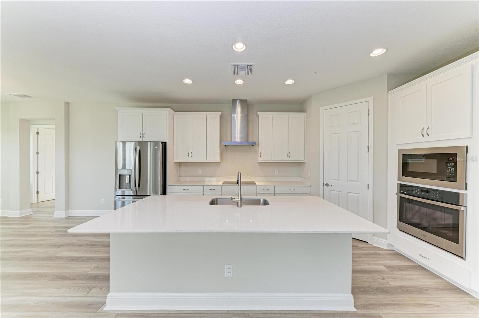 10148 SURREY ROSE DR photo 11
