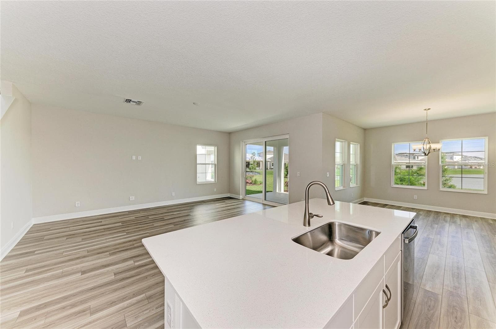 10148 SURREY ROSE DR photo 9