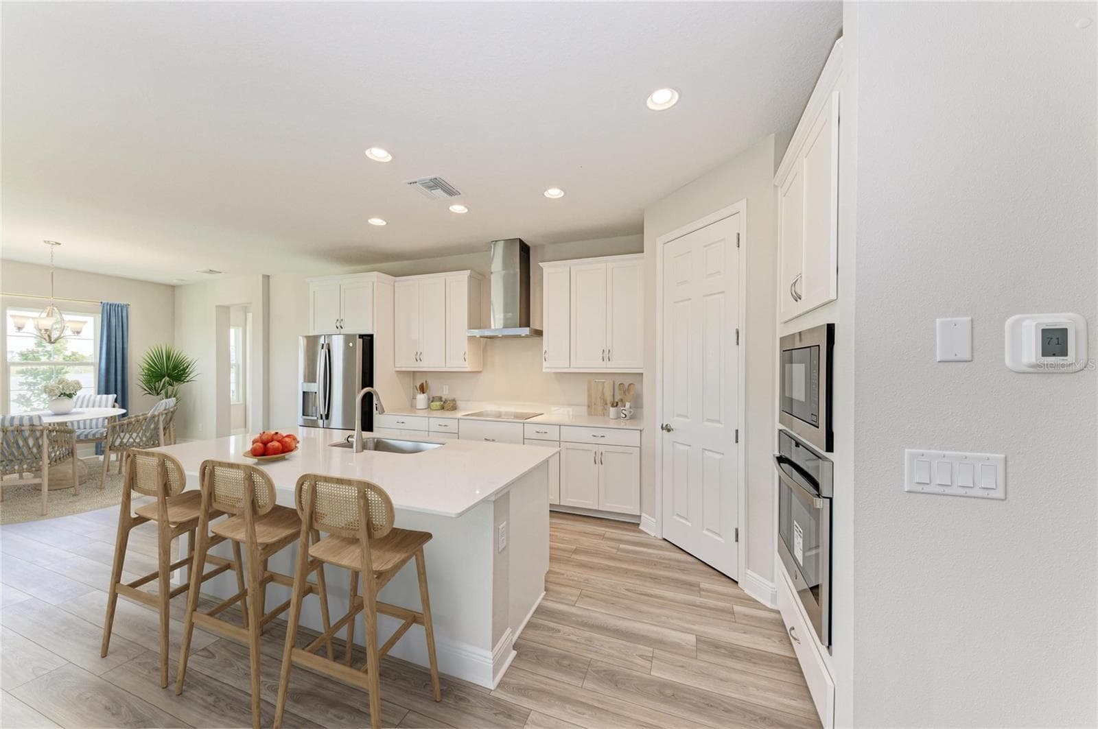 10148 SURREY ROSE DR photo 2