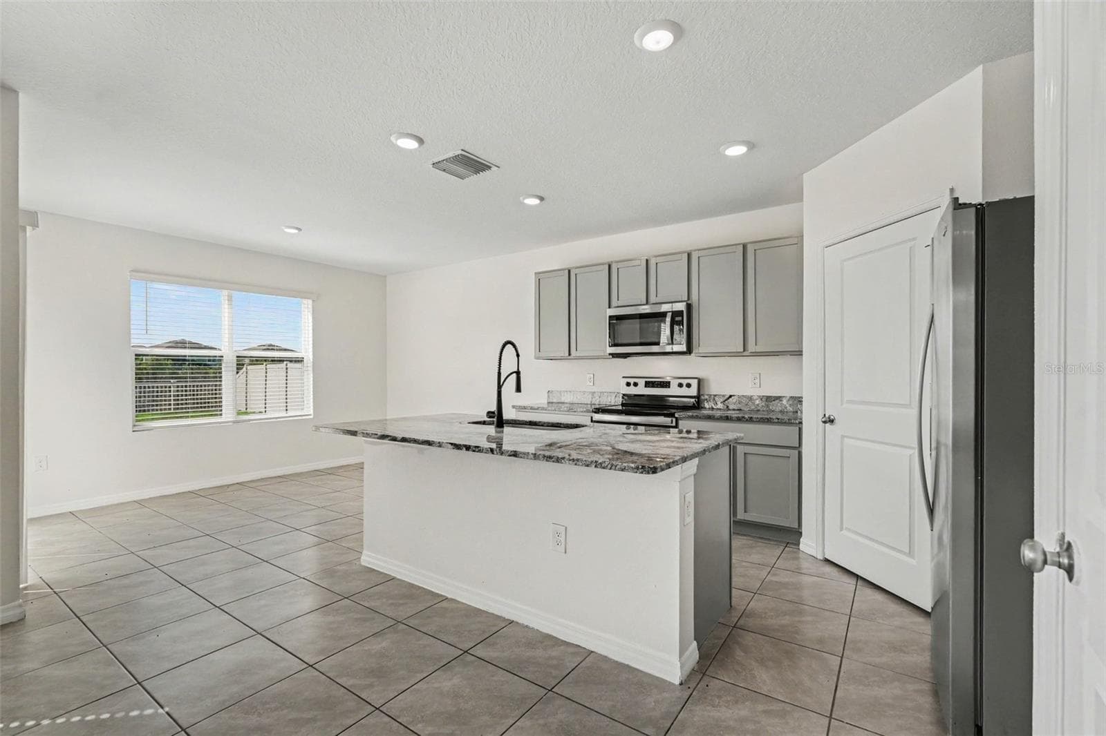 10767 PENNY GALE LOOP photo 9