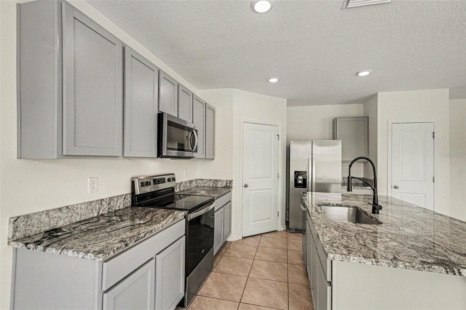 10767 PENNY GALE LOOP photo 10