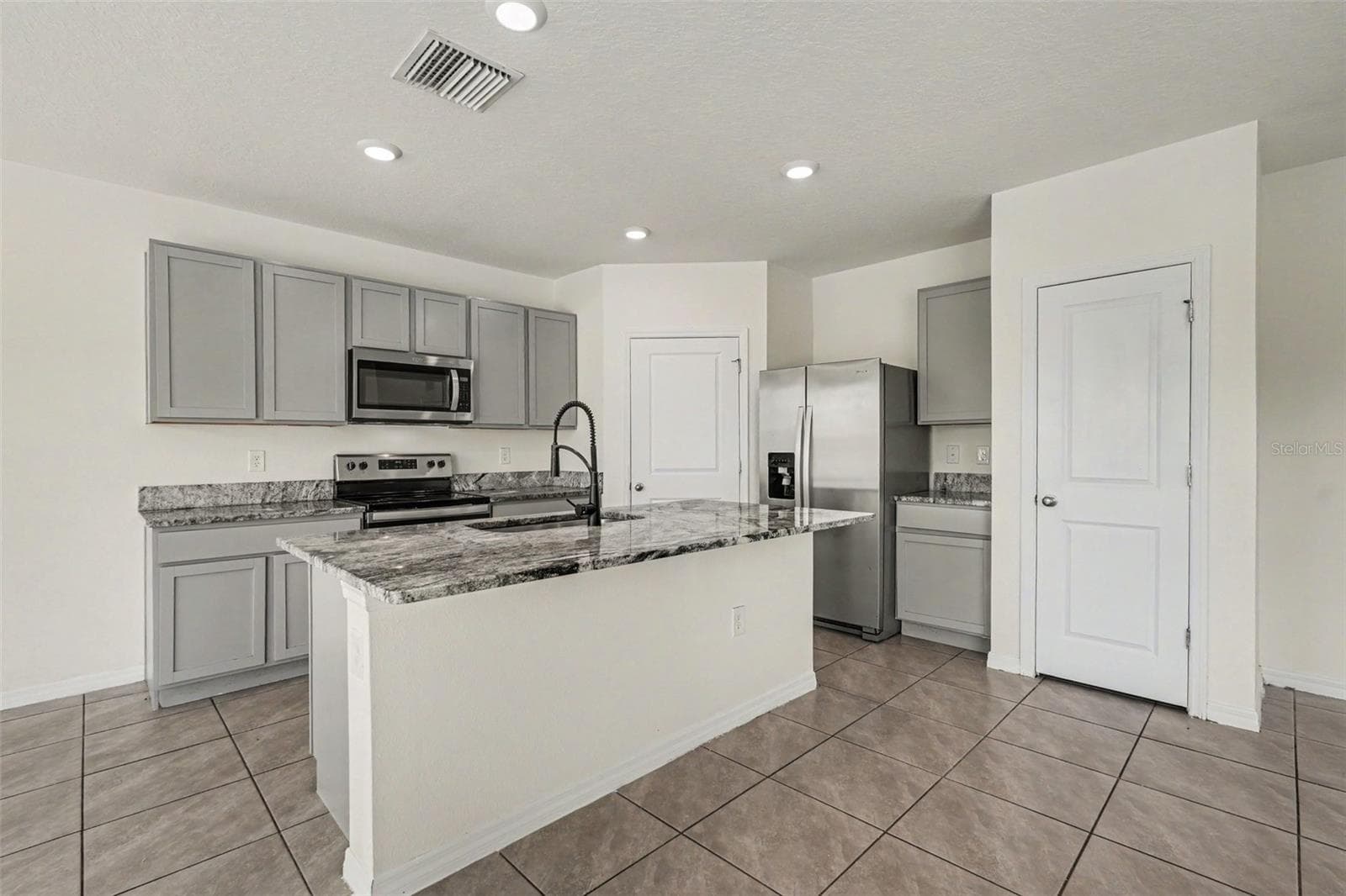 10767 PENNY GALE LOOP photo 11