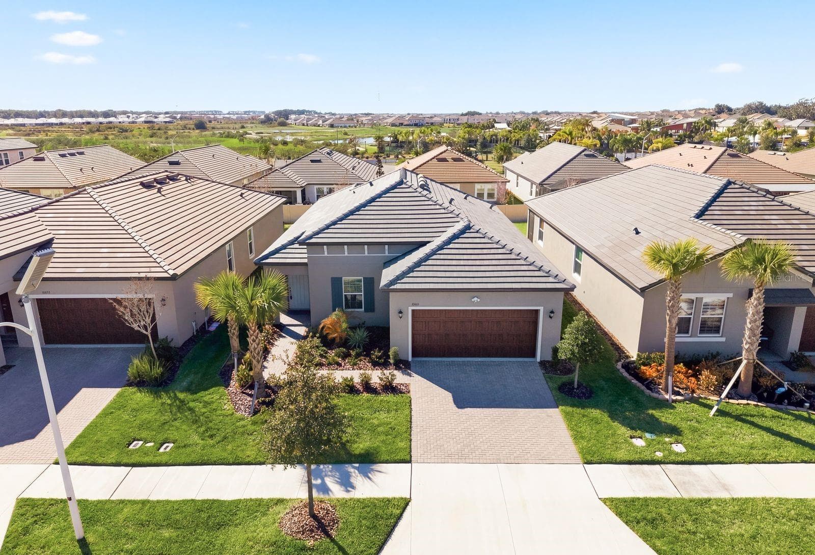 10661 TUPPER CAY DR photo 3