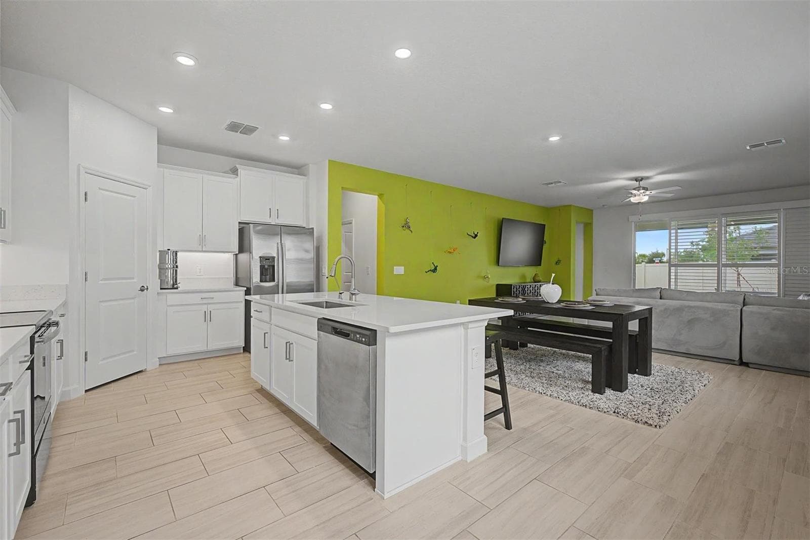 10733 TUPPER CAY DR photo 4