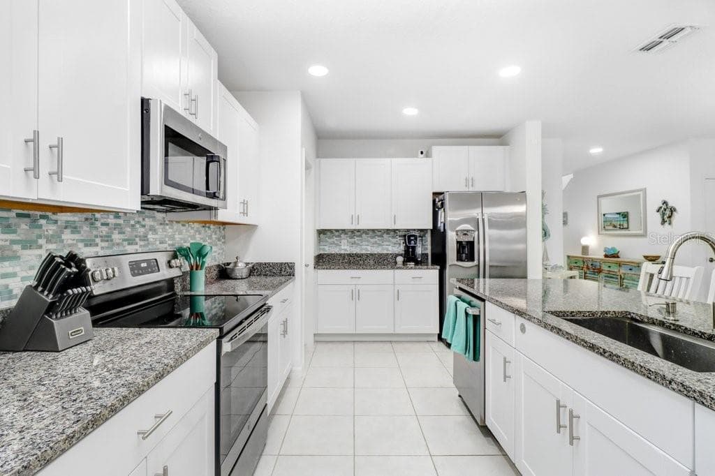 11099 RADIANT SHORE LOOP photo 9